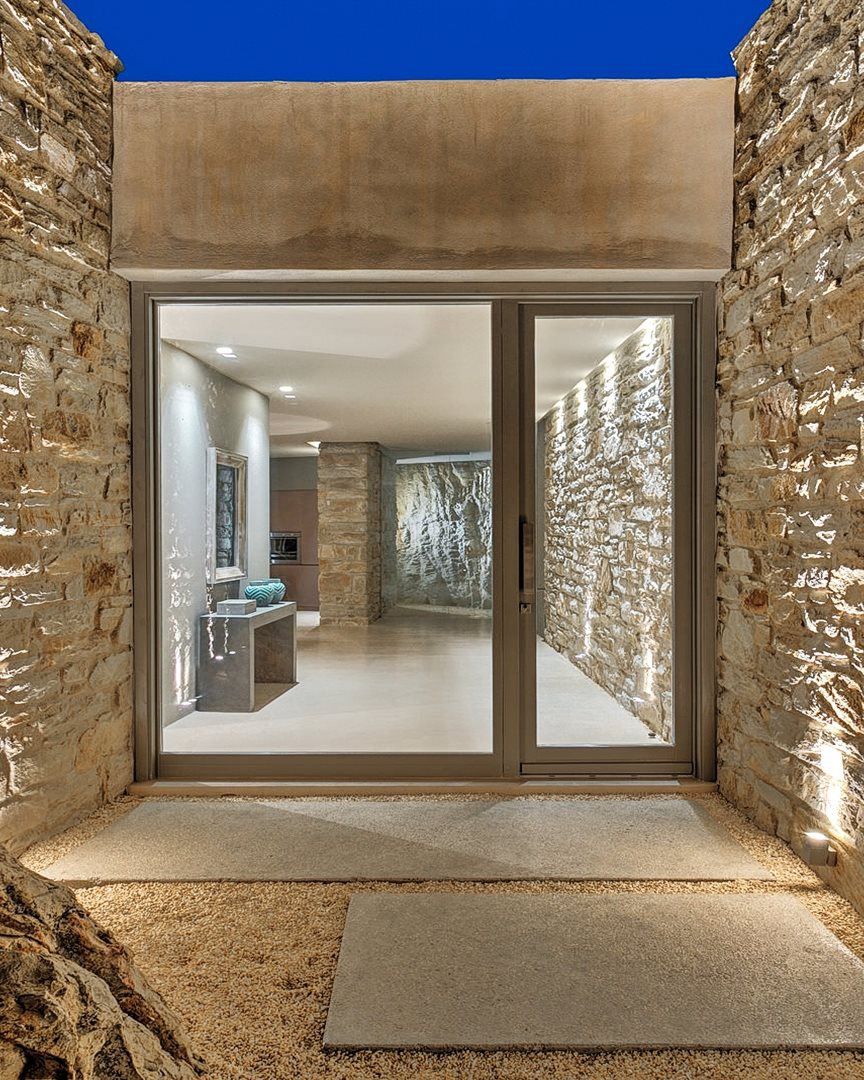 Villa Mylo's dry-stone and concrete architecture